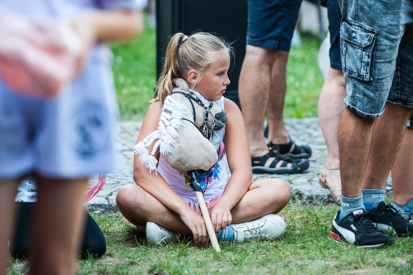 Zdjęcie w galerii na portalu naszraciborz.pl: Wielki finał Wakacji w siodle na Zamku Piastowskim. Tłumy na dziedzińcu [FOTO i WIDEO] wiadomości z regionu