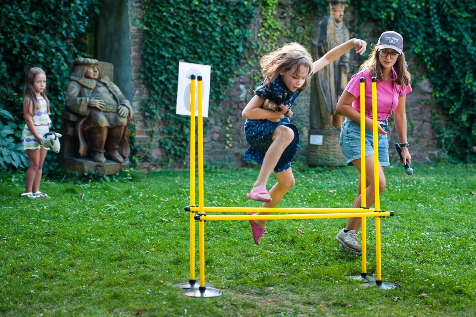 Zdjęcie w galerii na portalu naszraciborz.pl: Wielki finał Wakacji w siodle na Zamku Piastowskim. Tłumy na dziedzińcu [FOTO i WIDEO] wiadomości z regionu