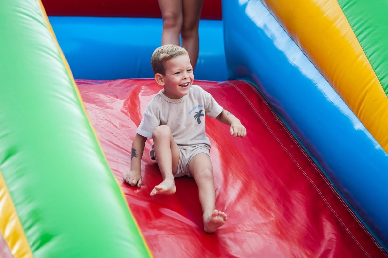Zdjęcie w galerii na portalu naszraciborz.pl: Wielki finał Wakacji w siodle na Zamku Piastowskim. Tłumy na dziedzińcu [FOTO i WIDEO] wiadomości z regionu
