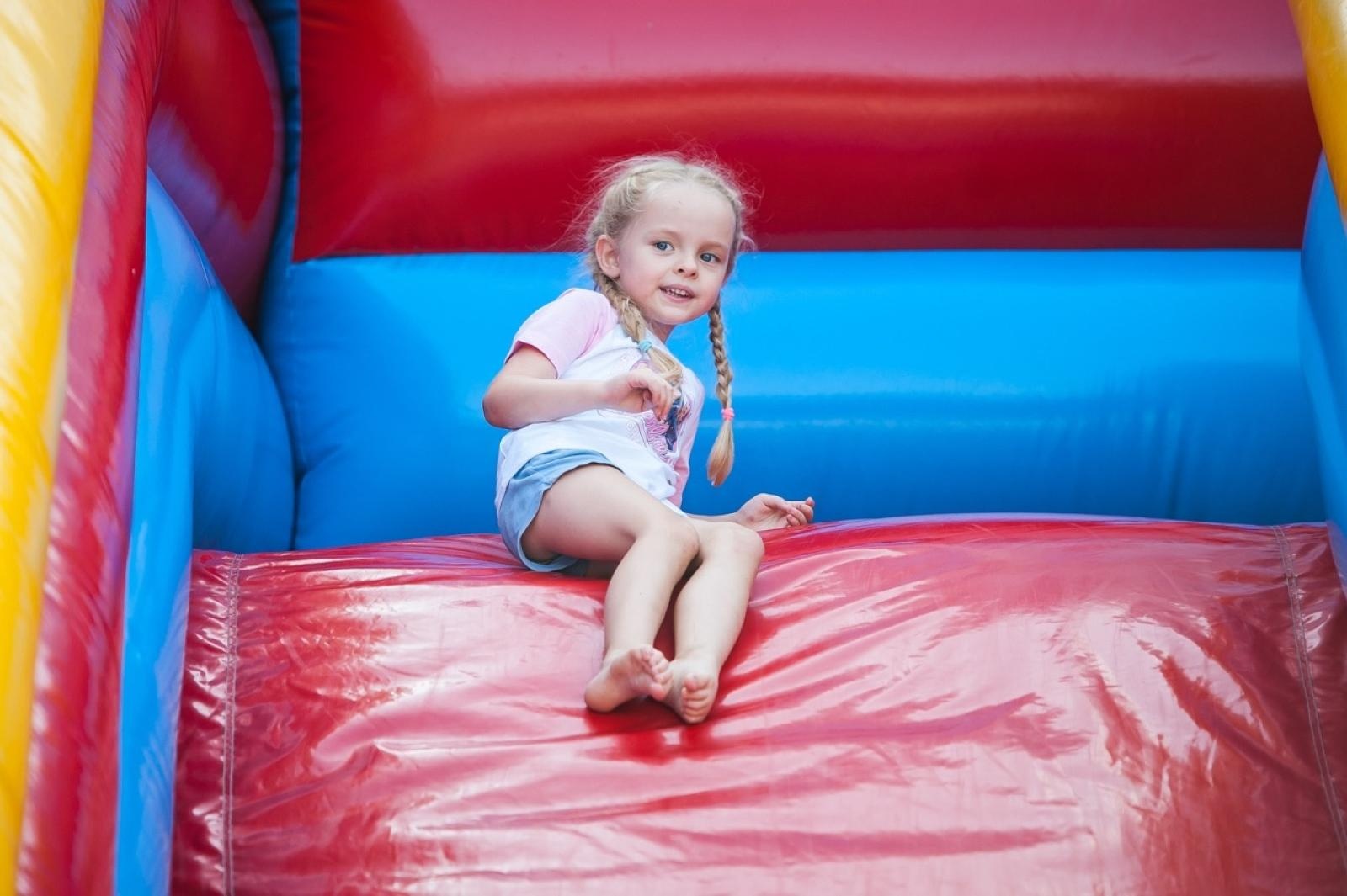 Zdjęcie w galerii na portalu naszraciborz.pl: Wielki finał Wakacji w siodle na Zamku Piastowskim. Tłumy na dziedzińcu [FOTO i WIDEO] wiadomości z regionu