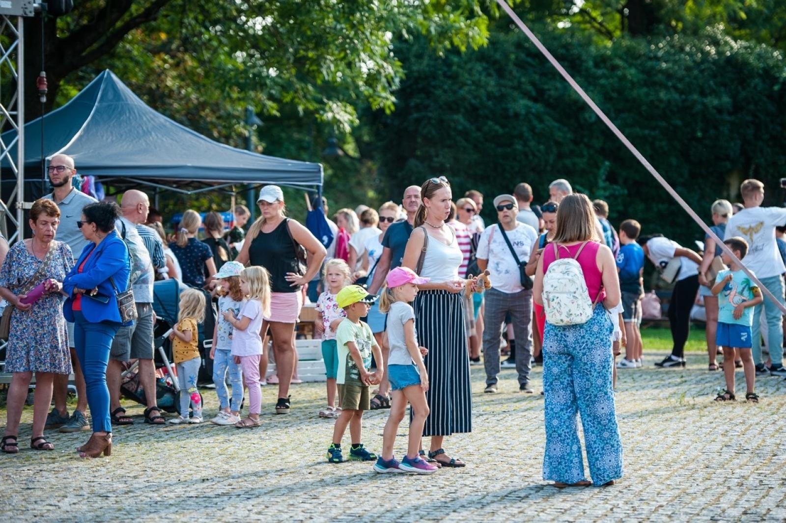 Zdjęcie w galerii na portalu naszraciborz.pl: Wielki finał Wakacji w siodle na Zamku Piastowskim. Tłumy na dziedzińcu [FOTO i WIDEO] wiadomości z regionu