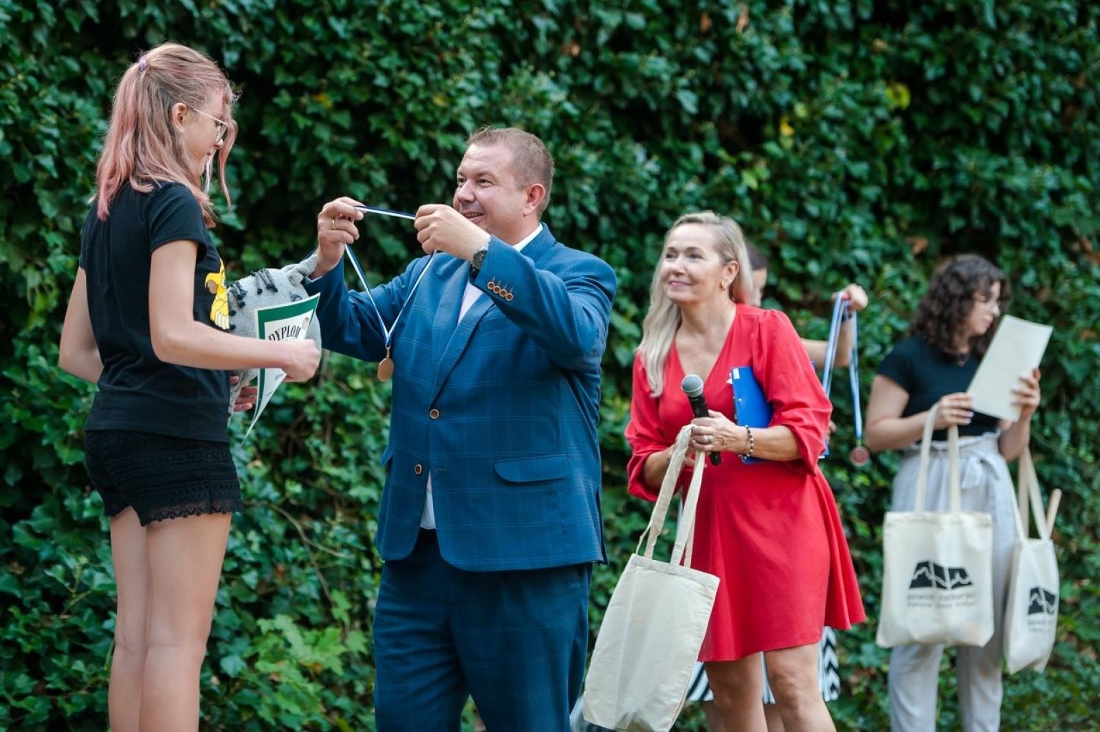 Zdjęcie w galerii na portalu naszraciborz.pl: Wielki finał Wakacji w siodle na Zamku Piastowskim. Tłumy na dziedzińcu [FOTO i WIDEO] wiadomości z regionu