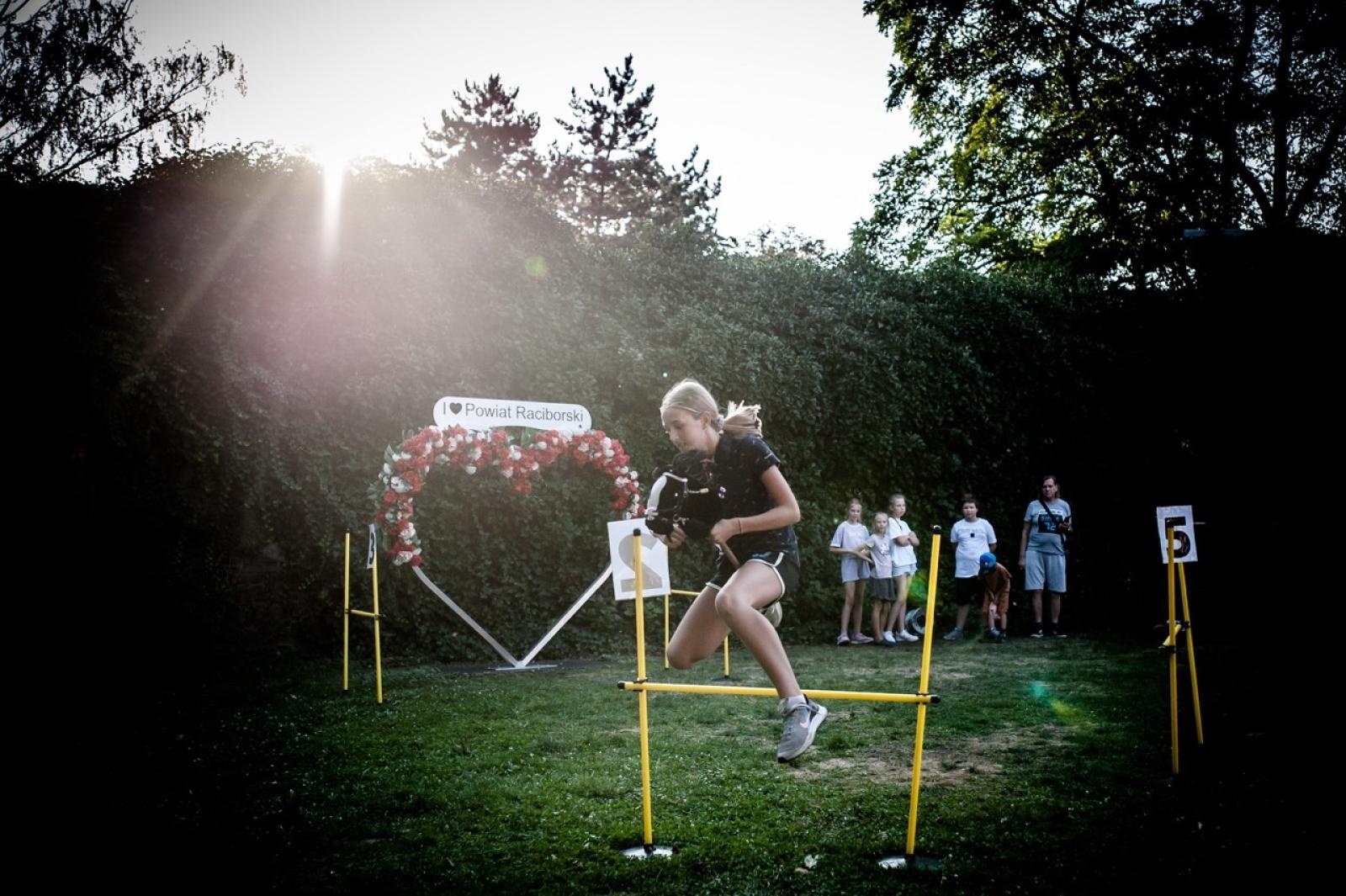 Zdjęcie w galerii na portalu naszraciborz.pl: Wielki finał Wakacji w siodle na Zamku Piastowskim. Tłumy na dziedzińcu [FOTO i WIDEO] wiadomości z regionu