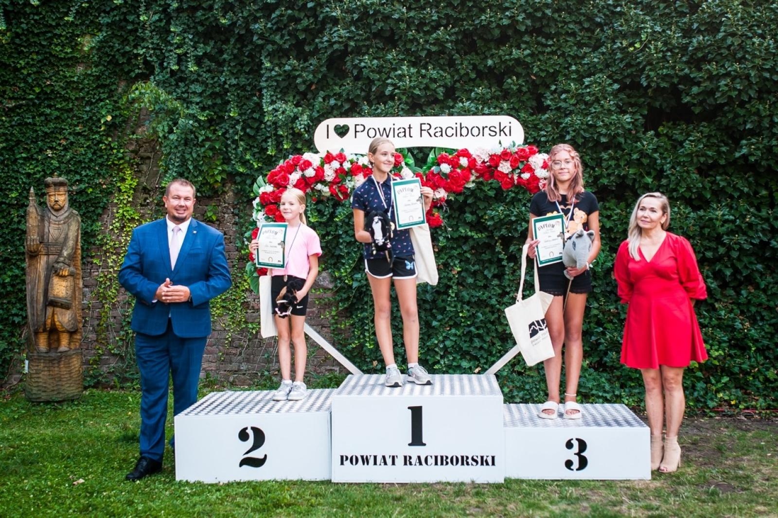 Zdjęcie w galerii na portalu naszraciborz.pl: Wielki finał Wakacji w siodle na Zamku Piastowskim. Tłumy na dziedzińcu [FOTO i WIDEO] wiadomości z regionu