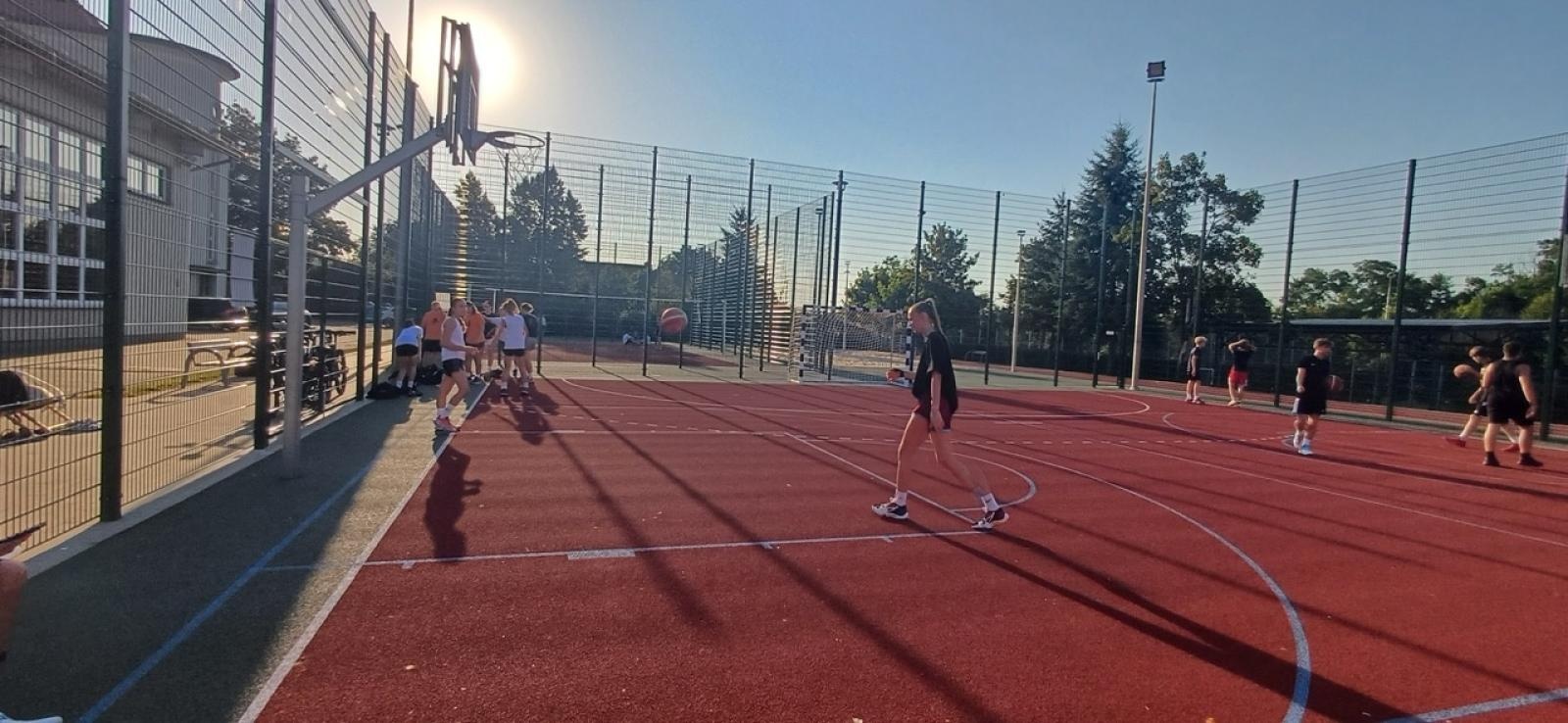 Zdjęcie w galerii na portalu naszraciborz.pl: Trzy na trzy. Turniej koszykówki na Ocicach wiadomości z regionu