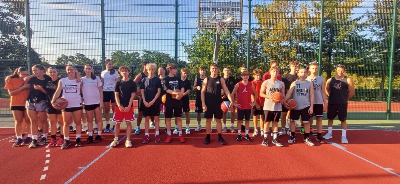 Zdjęcie w galerii na portalu naszraciborz.pl: Trzy na trzy. Turniej koszykówki na Ocicach wiadomości z regionu