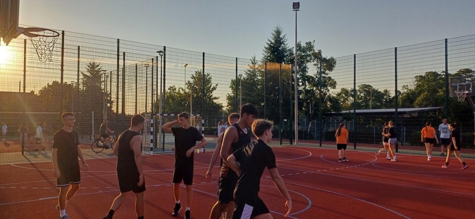 Zdjęcie w galerii na portalu naszraciborz.pl: Trzy na trzy. Turniej koszykówki na Ocicach wiadomości z regionu