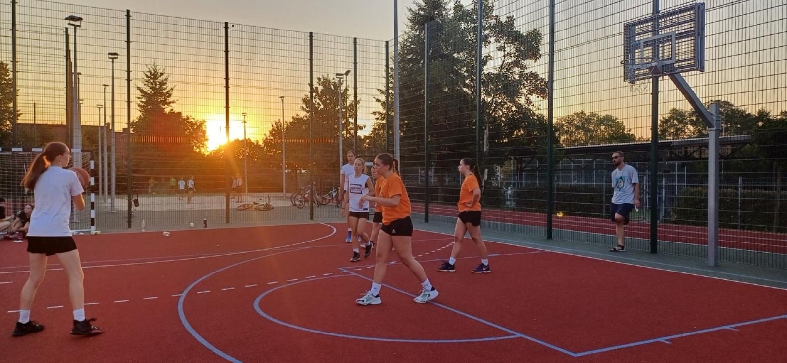 Zdjęcie w galerii na portalu naszraciborz.pl: Trzy na trzy. Turniej koszykówki na Ocicach wiadomości z regionu