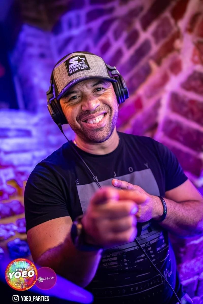 Zdjęcie w galerii na portalu naszraciborz.pl: Kubańczyk Osmar Pegudo osobiście zaprasza na jutrzejszą potańcówkę na bulwarach wiadomości z regionu