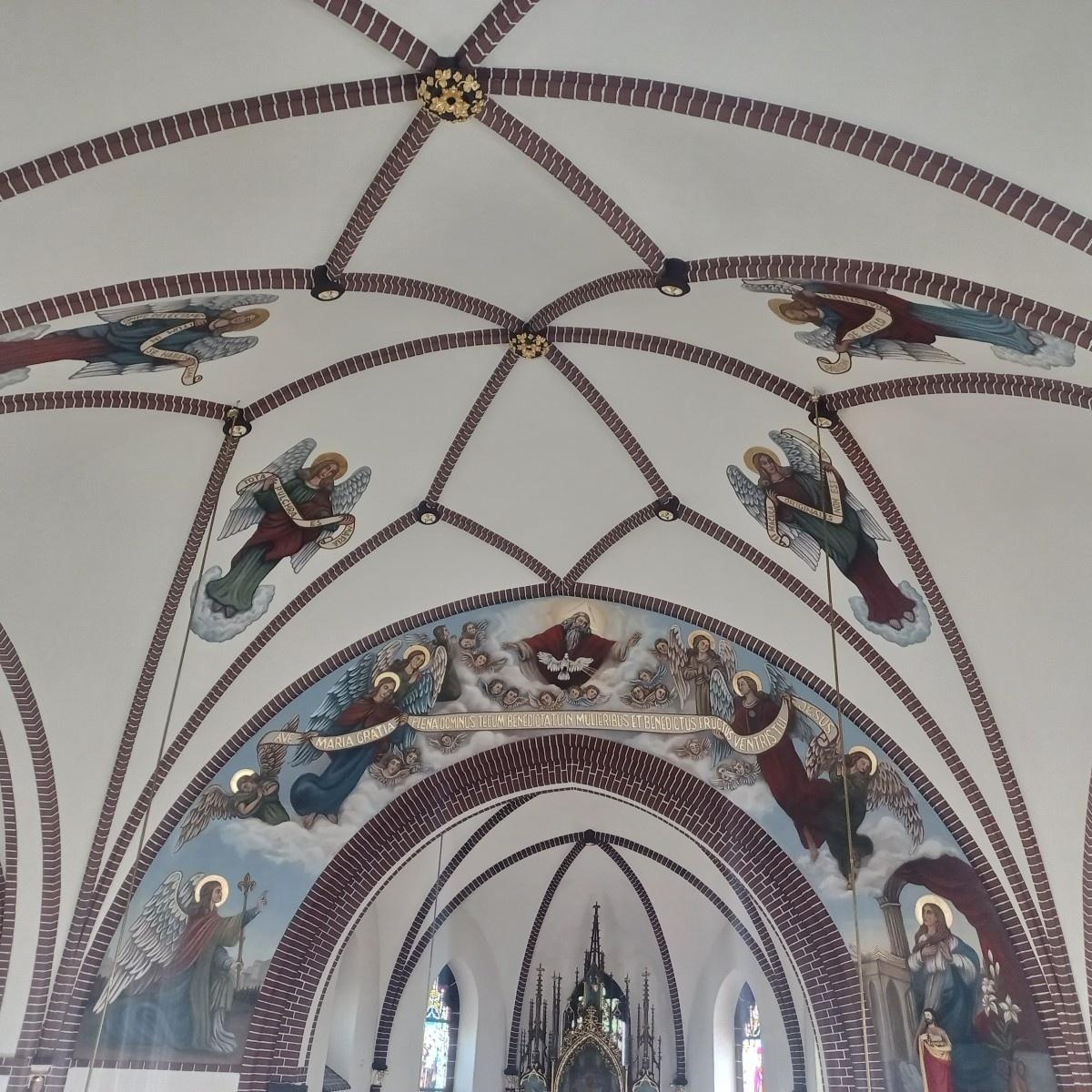 Zdjęcie w galerii na portalu naszraciborz.pl: Zakończono renowację wnętrza nawy głównej kościoła pw. Matki Bożej Różańcowej w Raciborzu-Sudole wiadomości z regionu