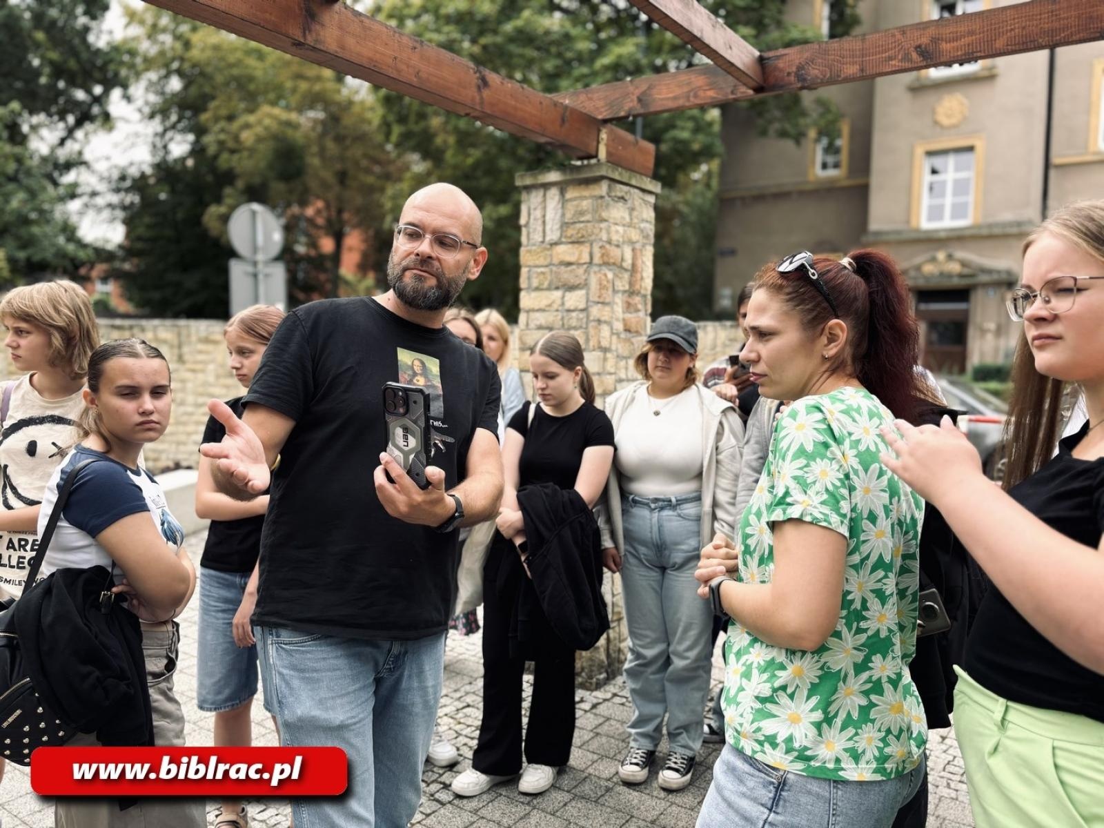 Zdjęcie w galerii na portalu naszraciborz.pl: #młodzieżczyta: warsztaty fotografii mobilnej w raciborskiej bibliotece wiadomości z regionu