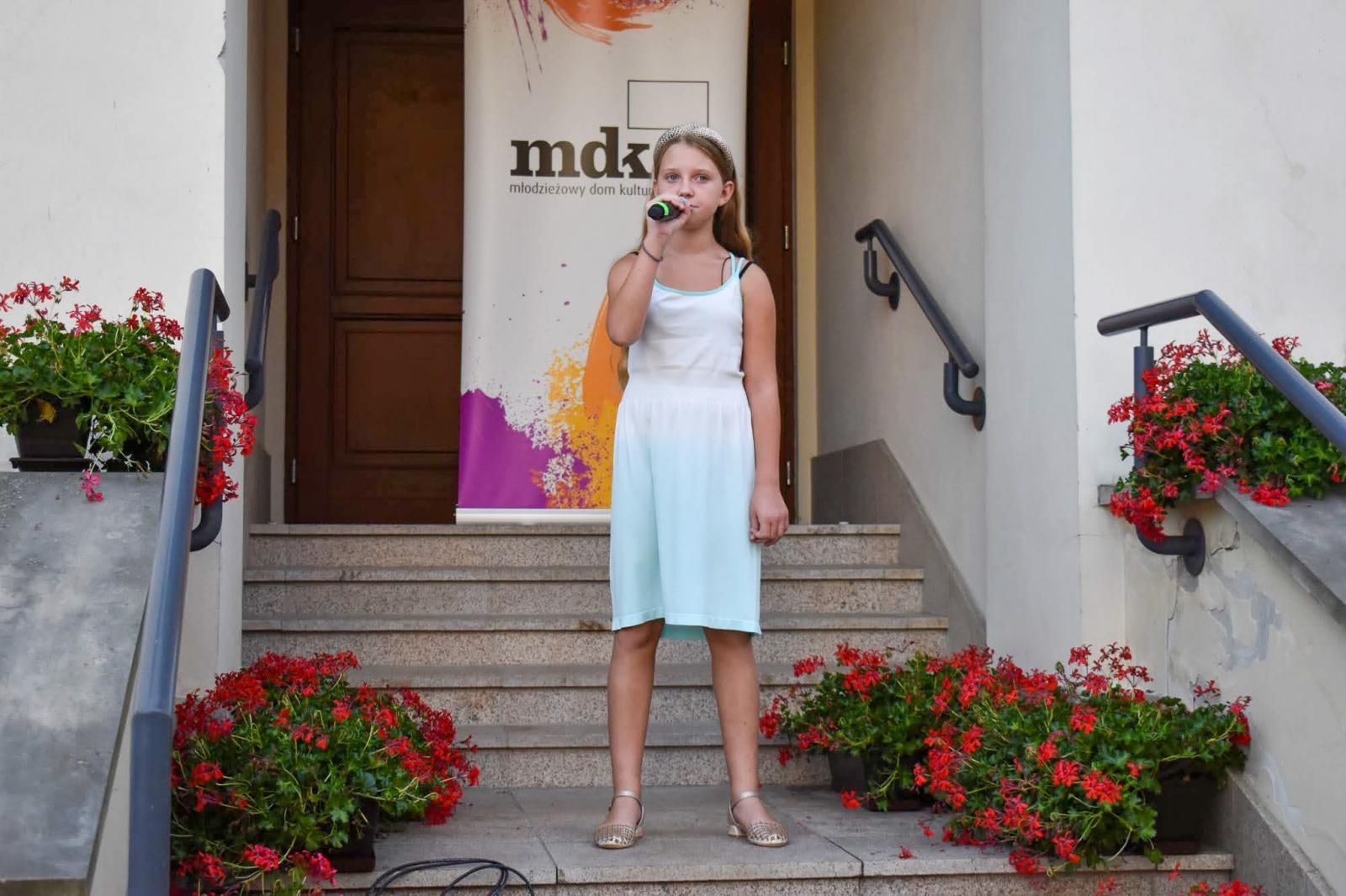 Zdjęcie w galerii na portalu naszraciborz.pl: Wokaliści MDK-u oczarowali publiczność na 3. Koncercie Letnim! wiadomości z regionu