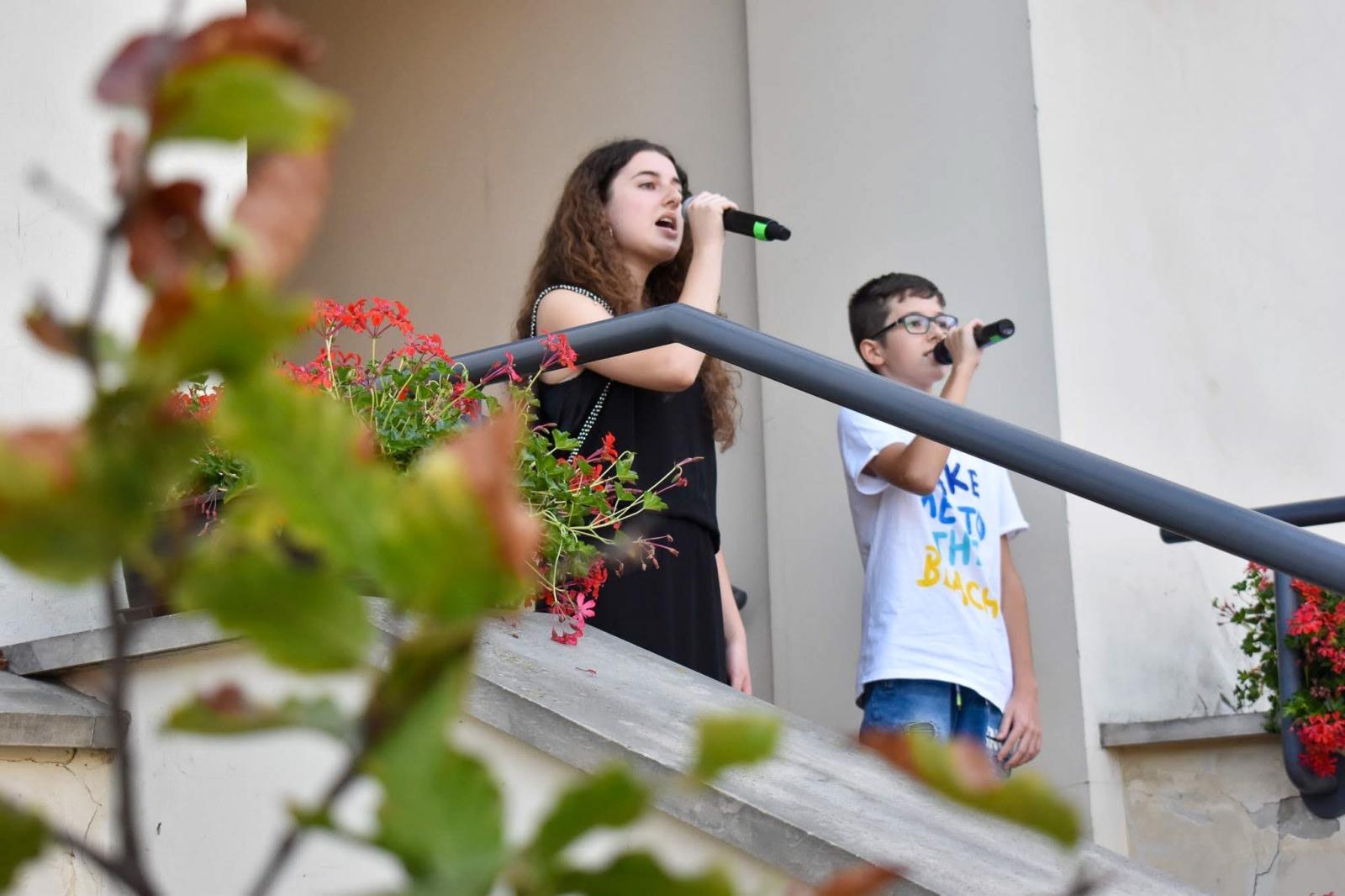 Zdjęcie w galerii na portalu naszraciborz.pl: Wokaliści MDK-u oczarowali publiczność na 3. Koncercie Letnim! wiadomości z regionu