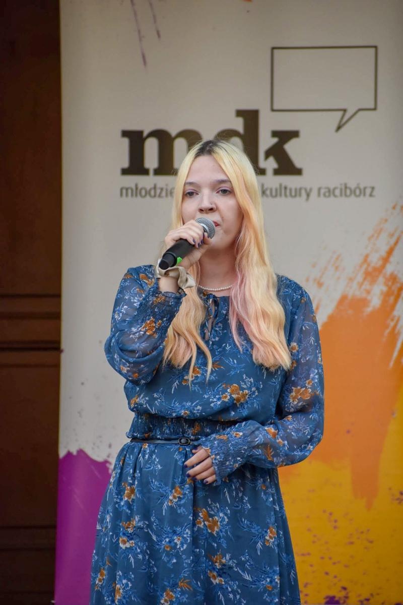 Zdjęcie w galerii na portalu naszraciborz.pl: Wokaliści MDK-u oczarowali publiczność na 3. Koncercie Letnim! wiadomości z regionu