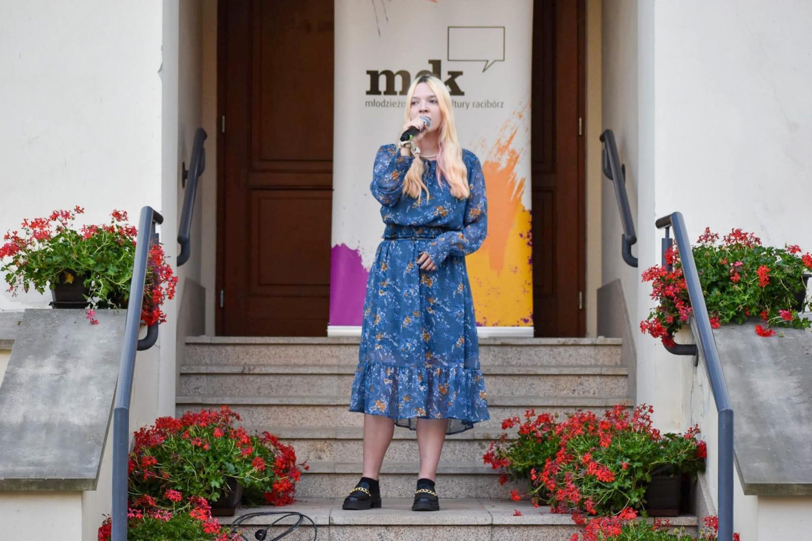 Zdjęcie w galerii na portalu naszraciborz.pl: Wokaliści MDK-u oczarowali publiczność na 3. Koncercie Letnim! wiadomości z regionu