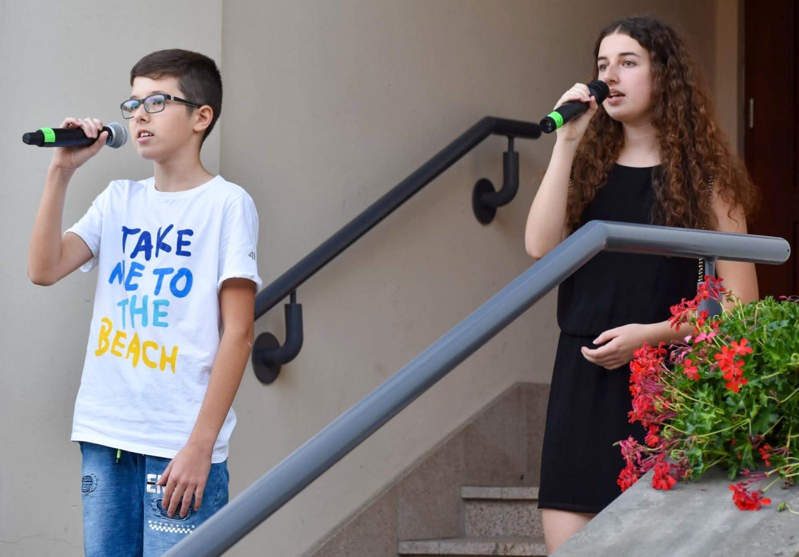 Zdjęcie w galerii na portalu naszraciborz.pl: Wokaliści MDK-u oczarowali publiczność na 3. Koncercie Letnim! wiadomości z regionu