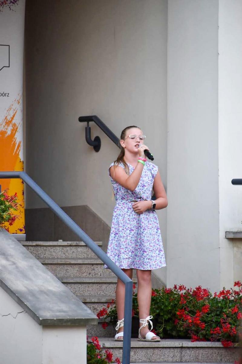 Zdjęcie w galerii na portalu naszraciborz.pl: Wokaliści MDK-u oczarowali publiczność na 3. Koncercie Letnim! wiadomości z regionu