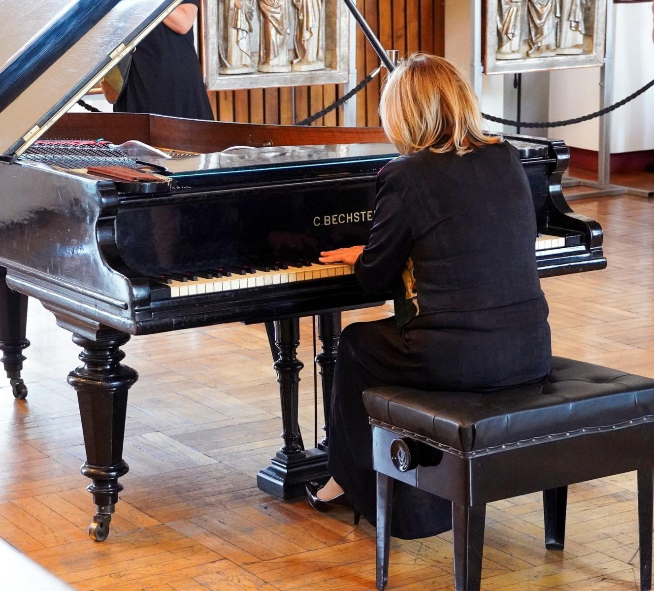 Zdjęcie w galerii na portalu naszraciborz.pl: Muzyka salonów Warszawy, Paryża, Londynu XIX w. Muzyczna uczta w Muzeum wiadomości z regionu