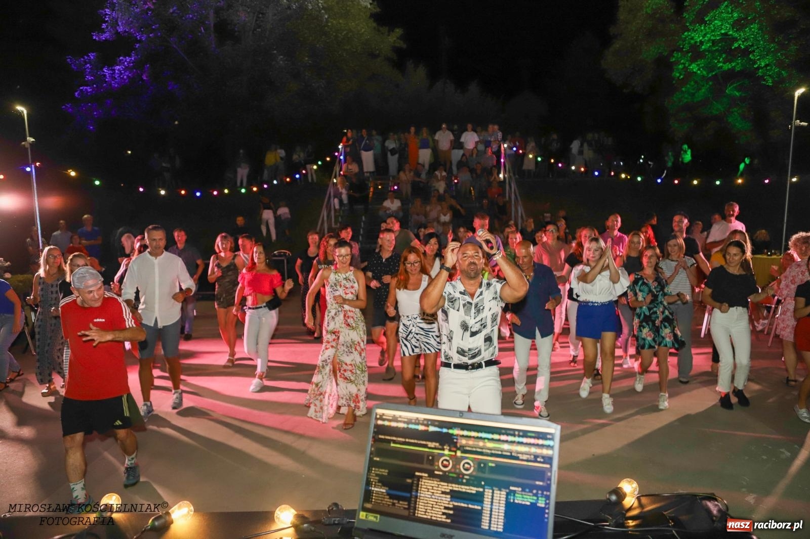 Zdjęcie w galerii na portalu naszraciborz.pl: Latynoamerykańska noc na bulwarach: potańcówka z Osmarem Pegudo wiadomości z regionu