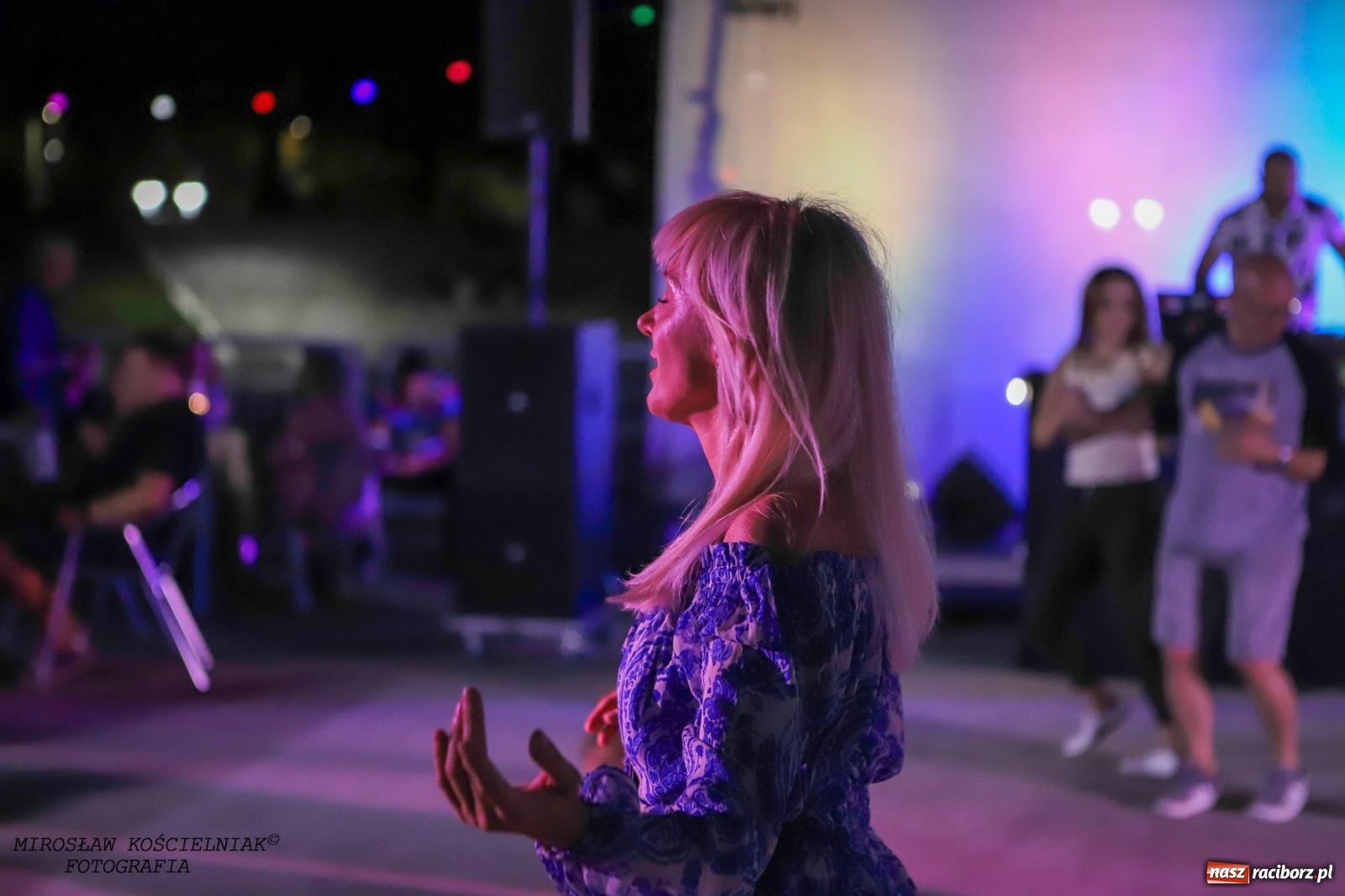 Zdjęcie w galerii na portalu naszraciborz.pl: Latynoamerykańska noc na bulwarach: potańcówka z Osmarem Pegudo wiadomości z regionu