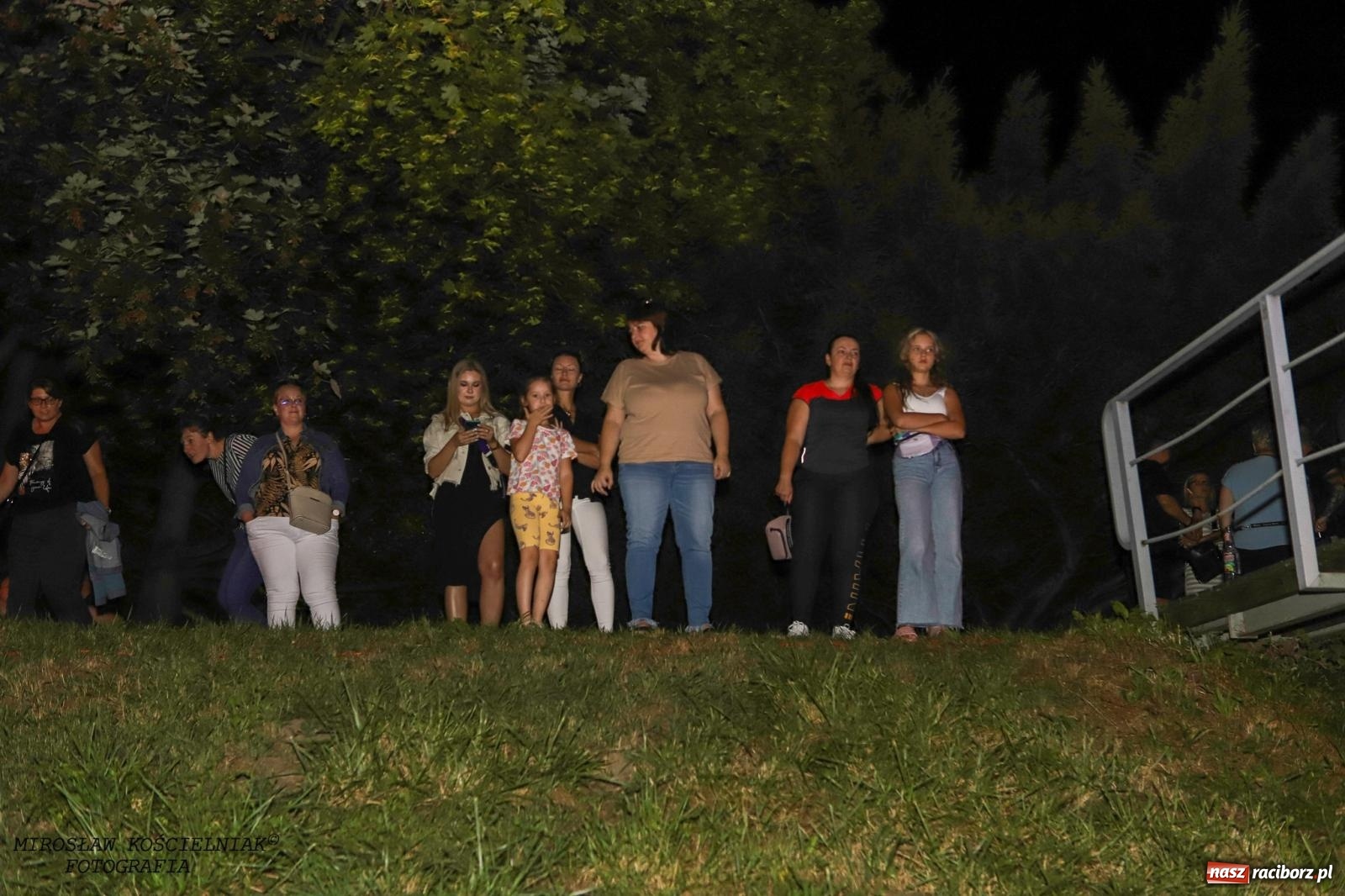 Zdjęcie w galerii na portalu naszraciborz.pl: Latynoamerykańska noc na bulwarach: potańcówka z Osmarem Pegudo wiadomości z regionu