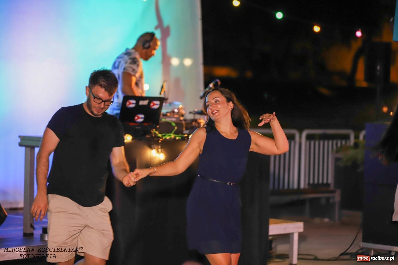 Zdjęcie w galerii na portalu naszraciborz.pl: Latynoamerykańska noc na bulwarach: potańcówka z Osmarem Pegudo wiadomości z regionu