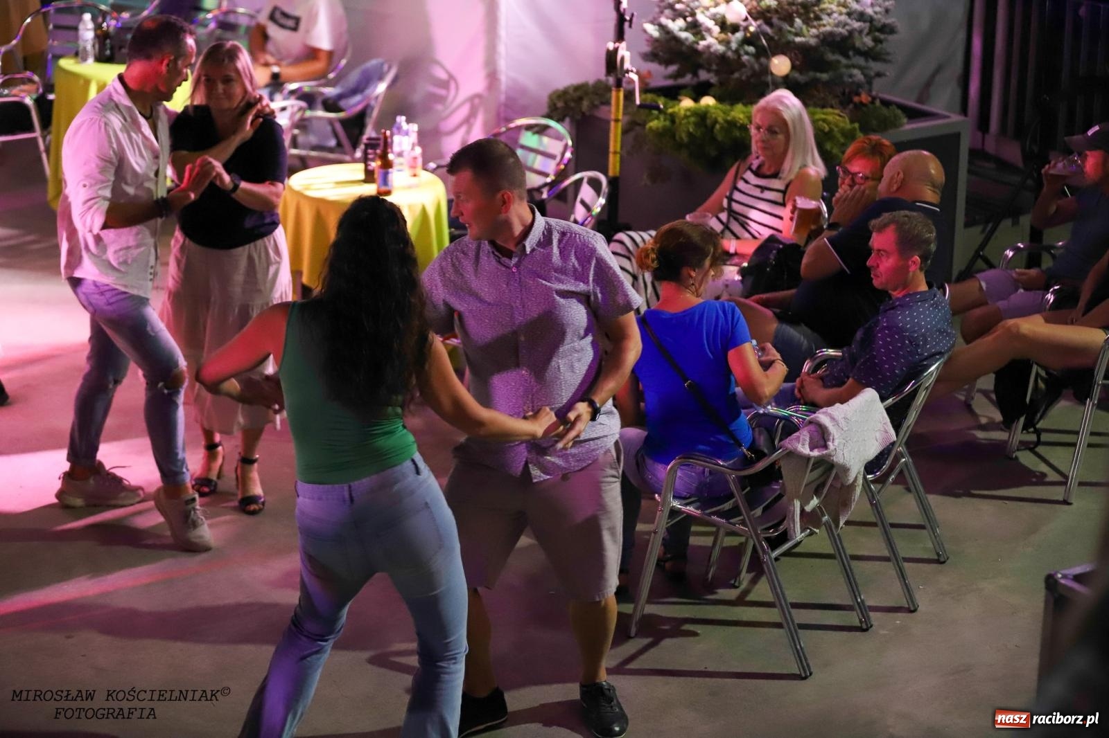Zdjęcie w galerii na portalu naszraciborz.pl: Latynoamerykańska noc na bulwarach: potańcówka z Osmarem Pegudo wiadomości z regionu