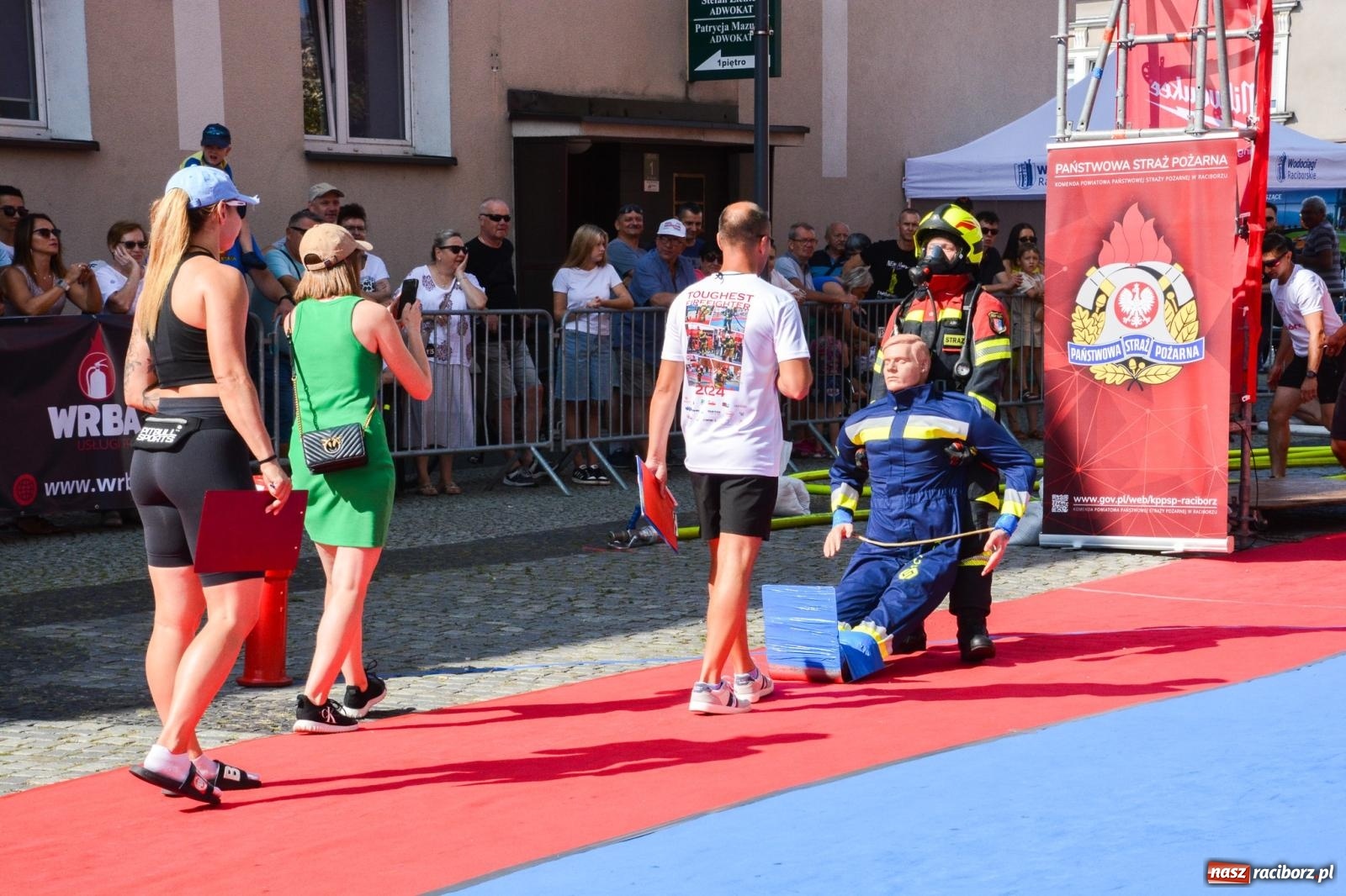 Zdjęcie w galerii na portalu naszraciborz.pl: Toughest Firefighter Racibórz 2024: Siła, wytrzymałość i duch strażackiej rywalizacji na placu Dominikańskim [FOTO i WIDEO] wiadomości z regionu