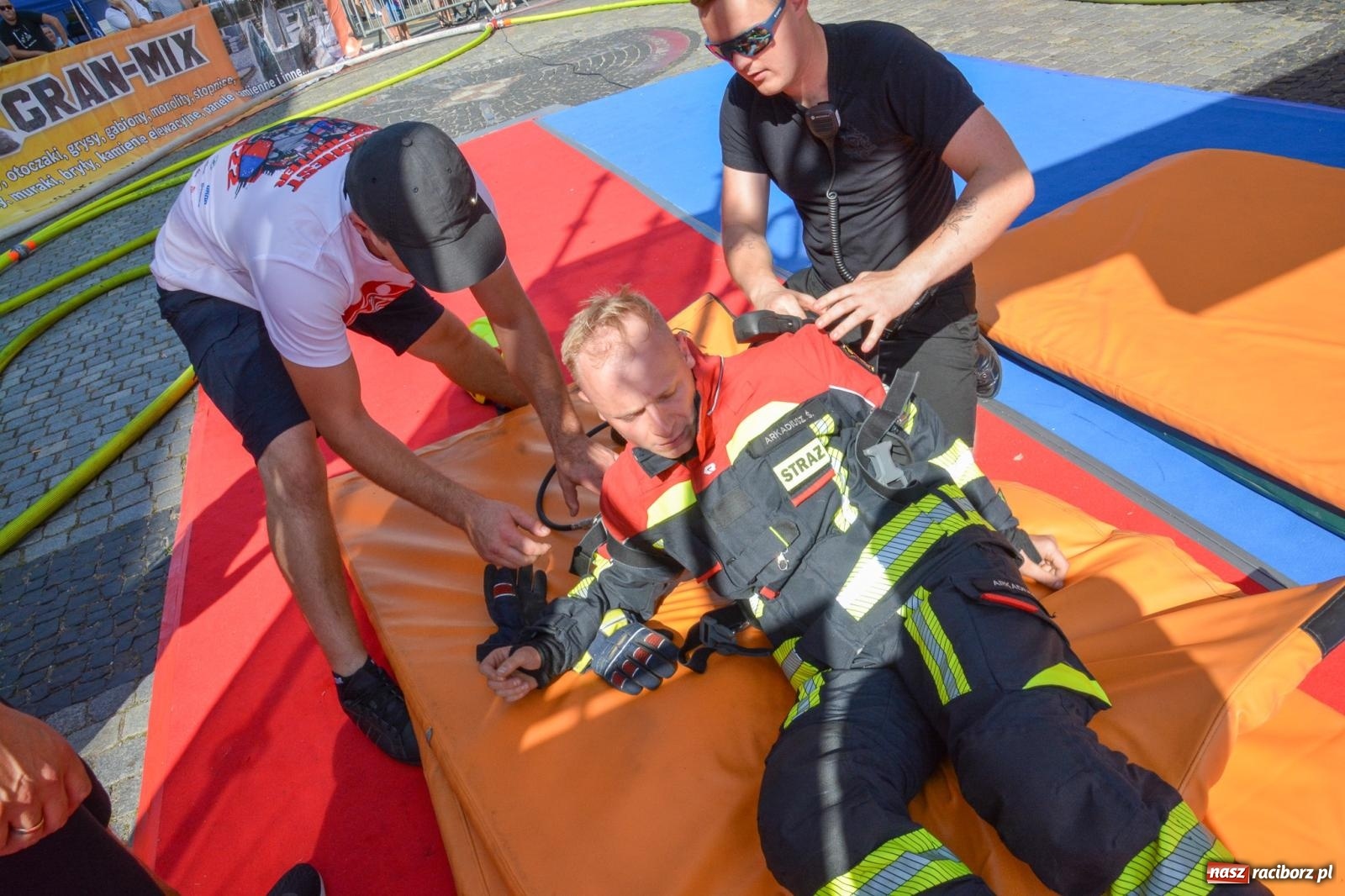 Zdjęcie w galerii na portalu naszraciborz.pl: Toughest Firefighter Racibórz 2024: Siła, wytrzymałość i duch strażackiej rywalizacji na placu Dominikańskim [FOTO i WIDEO] wiadomości z regionu