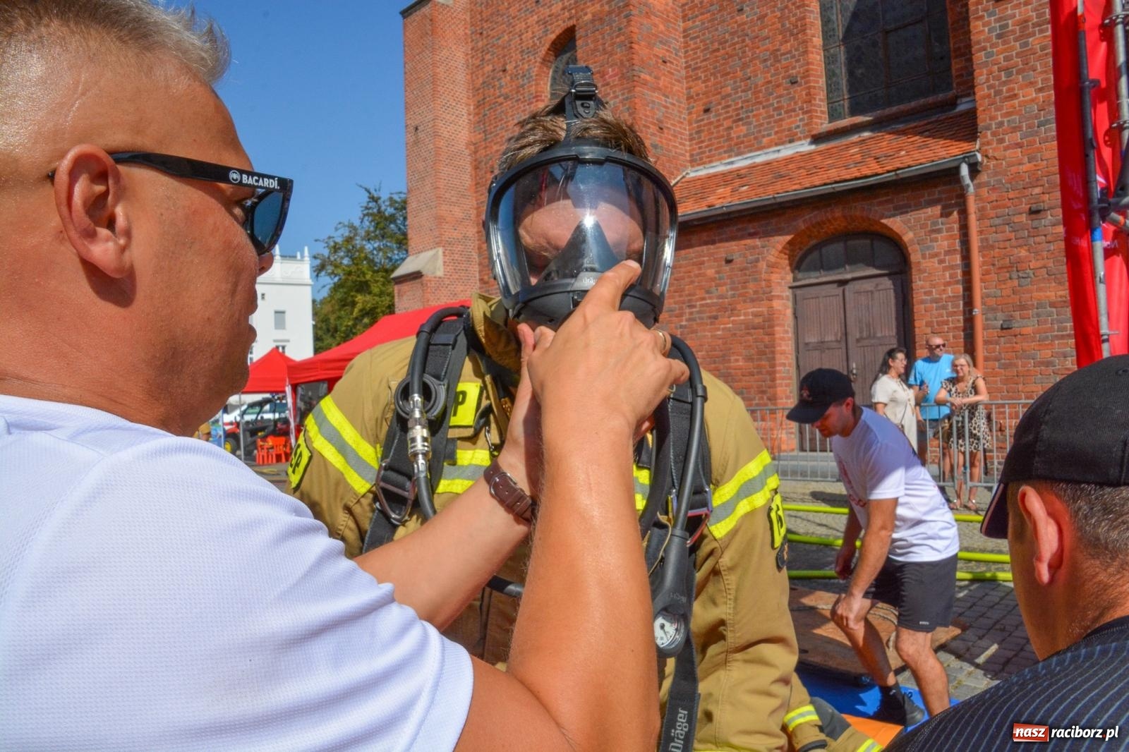 Zdjęcie w galerii na portalu naszraciborz.pl: Toughest Firefighter Racibórz 2024: Siła, wytrzymałość i duch strażackiej rywalizacji na placu Dominikańskim [FOTO i WIDEO] wiadomości z regionu
