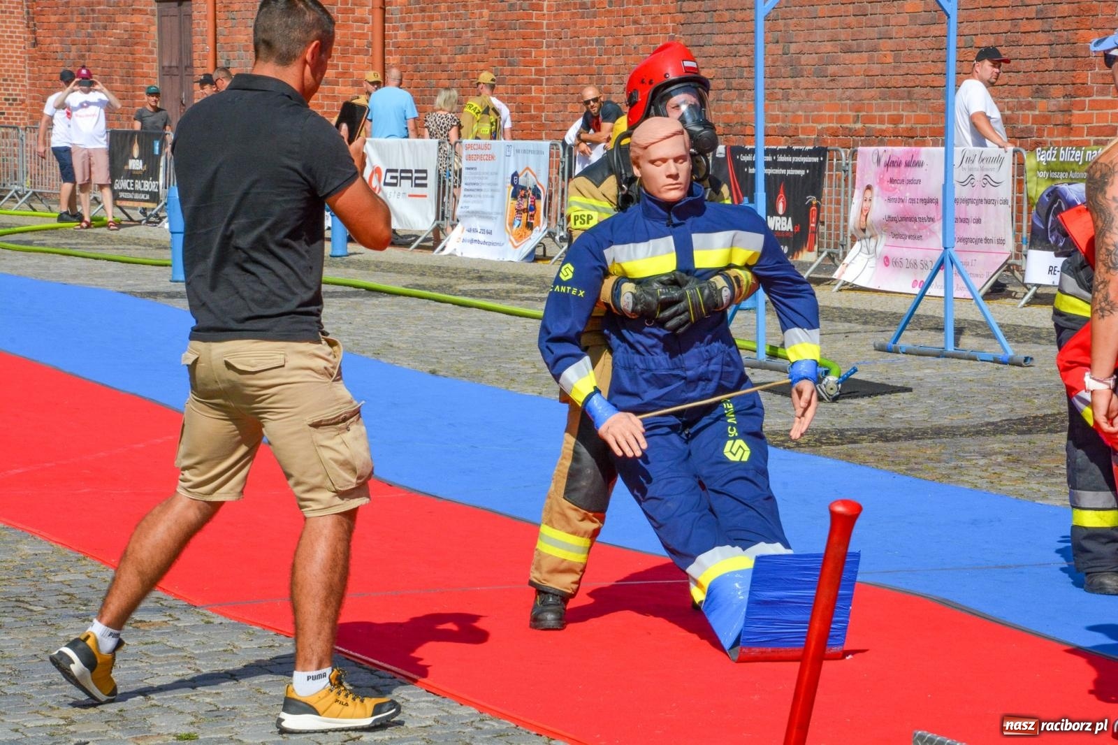 Zdjęcie w galerii na portalu naszraciborz.pl: Toughest Firefighter Racibórz 2024: Siła, wytrzymałość i duch strażackiej rywalizacji na placu Dominikańskim [FOTO i WIDEO] wiadomości z regionu