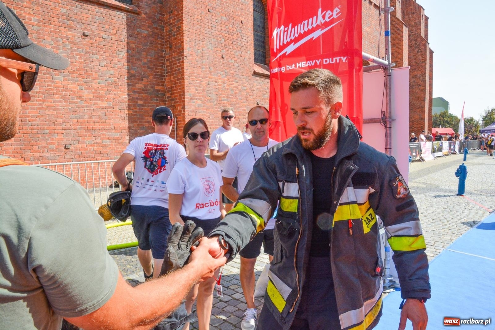 Zdjęcie w galerii na portalu naszraciborz.pl: Toughest Firefighter Racibórz 2024: Siła, wytrzymałość i duch strażackiej rywalizacji na placu Dominikańskim [FOTO i WIDEO] wiadomości z regionu