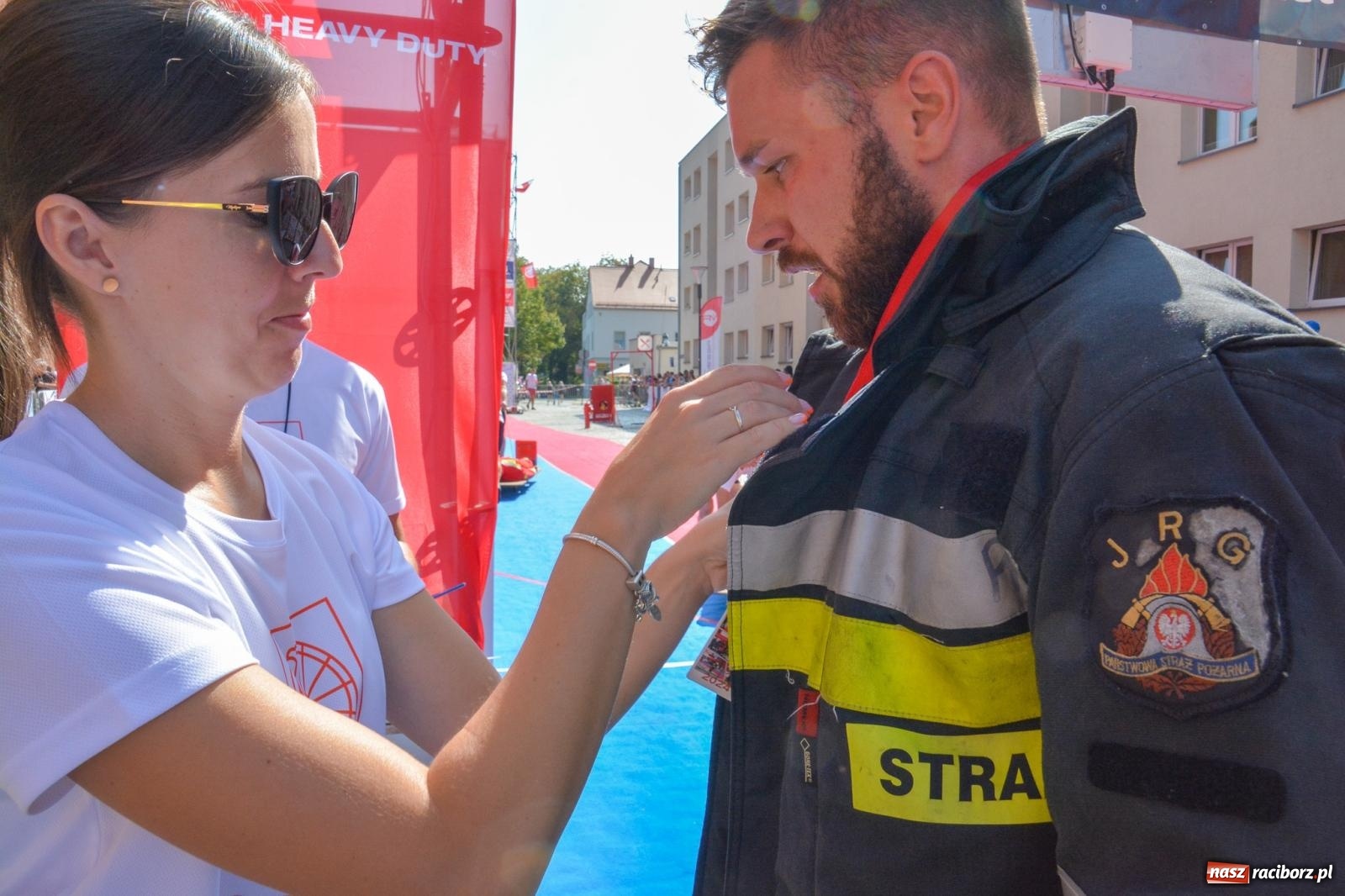 Zdjęcie w galerii na portalu naszraciborz.pl: Toughest Firefighter Racibórz 2024: Siła, wytrzymałość i duch strażackiej rywalizacji na placu Dominikańskim [FOTO i WIDEO] wiadomości z regionu