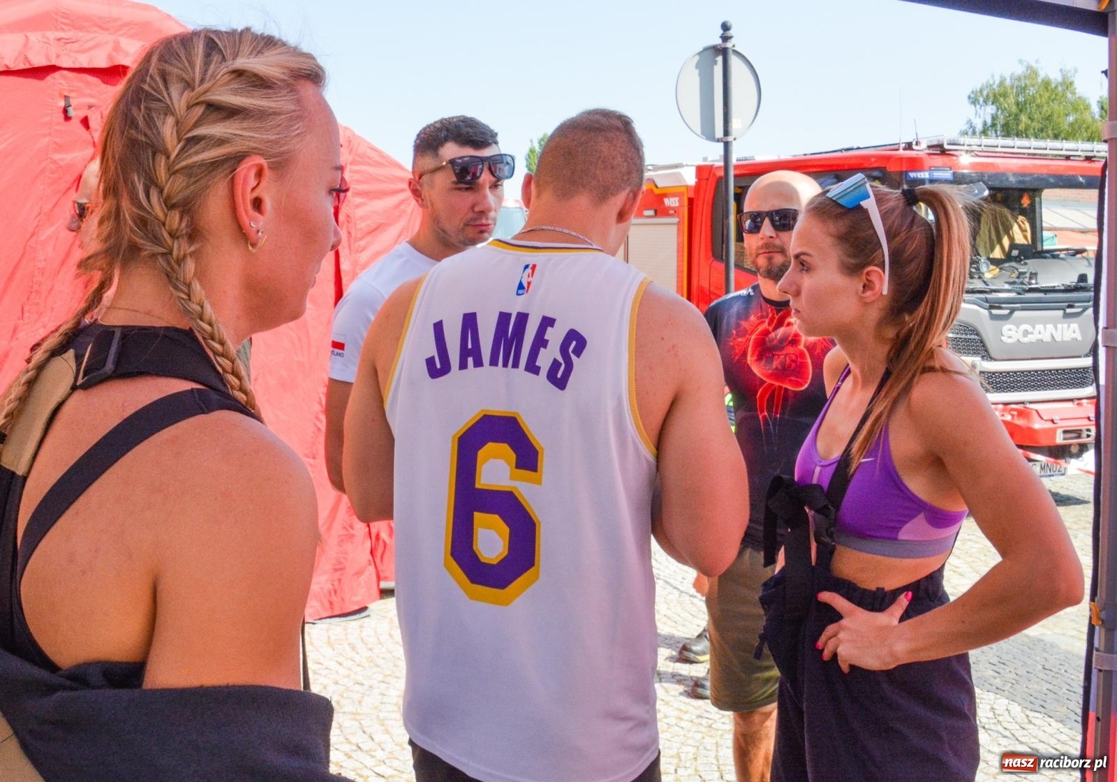 Zdjęcie w galerii na portalu naszraciborz.pl: Toughest Firefighter Racibórz 2024: Siła, wytrzymałość i duch strażackiej rywalizacji na placu Dominikańskim [FOTO i WIDEO] wiadomości z regionu