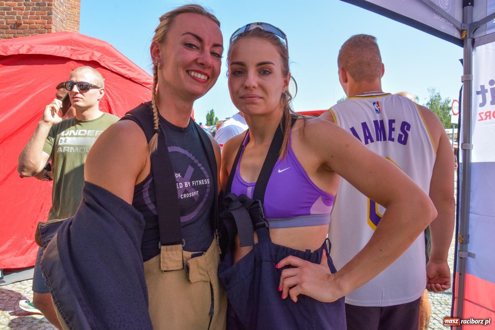 Zdjęcie w galerii na portalu naszraciborz.pl: Toughest Firefighter Racibórz 2024: Siła, wytrzymałość i duch strażackiej rywalizacji na placu Dominikańskim [FOTO i WIDEO] wiadomości z regionu