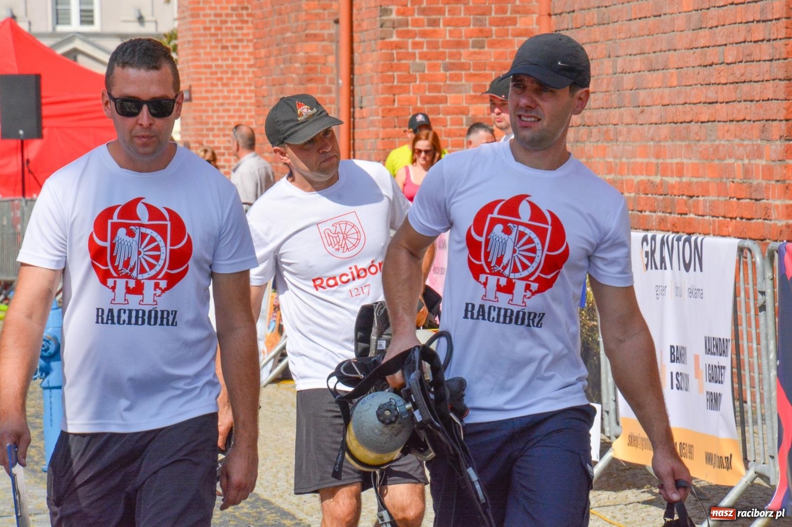 Zdjęcie w galerii na portalu naszraciborz.pl: Toughest Firefighter Racibórz 2024: Siła, wytrzymałość i duch strażackiej rywalizacji na placu Dominikańskim [FOTO i WIDEO] wiadomości z regionu