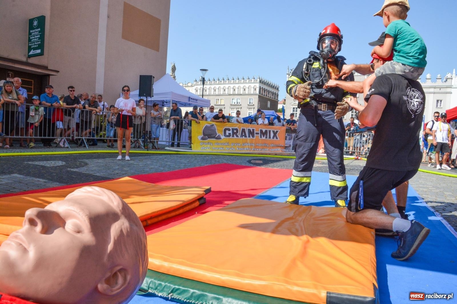 Zdjęcie w galerii na portalu naszraciborz.pl: Toughest Firefighter Racibórz 2024: Siła, wytrzymałość i duch strażackiej rywalizacji na placu Dominikańskim [FOTO i WIDEO] wiadomości z regionu