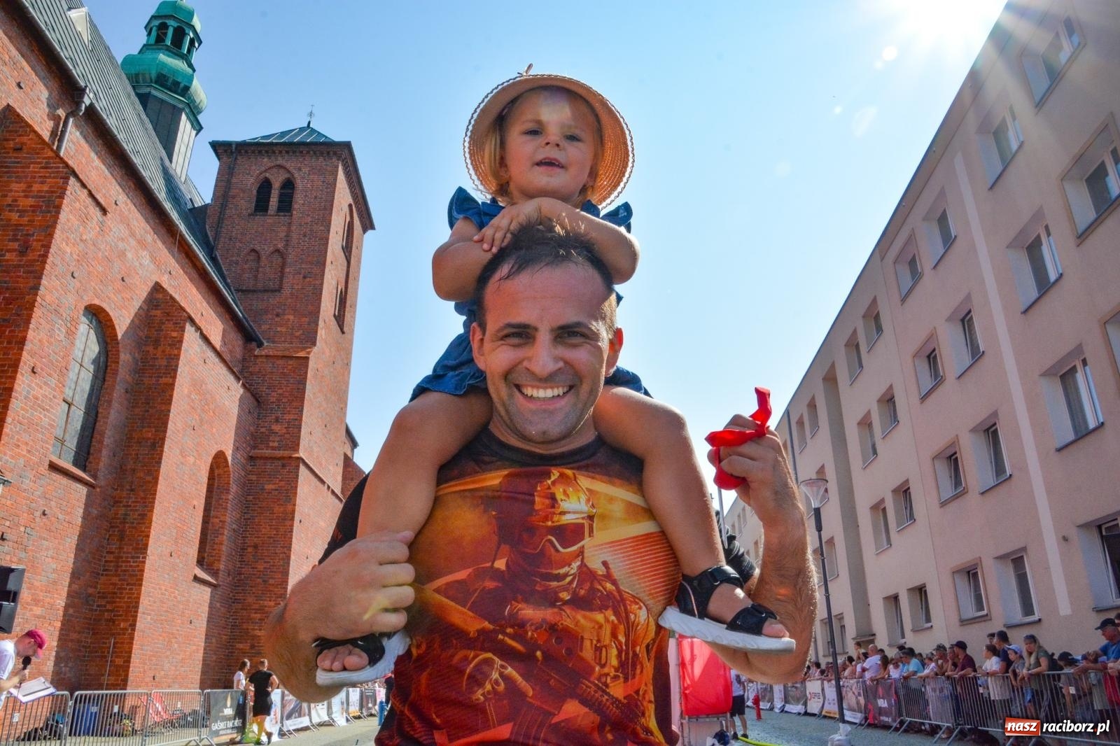 Zdjęcie w galerii na portalu naszraciborz.pl: Toughest Firefighter Racibórz 2024: Siła, wytrzymałość i duch strażackiej rywalizacji na placu Dominikańskim [FOTO i WIDEO] wiadomości z regionu