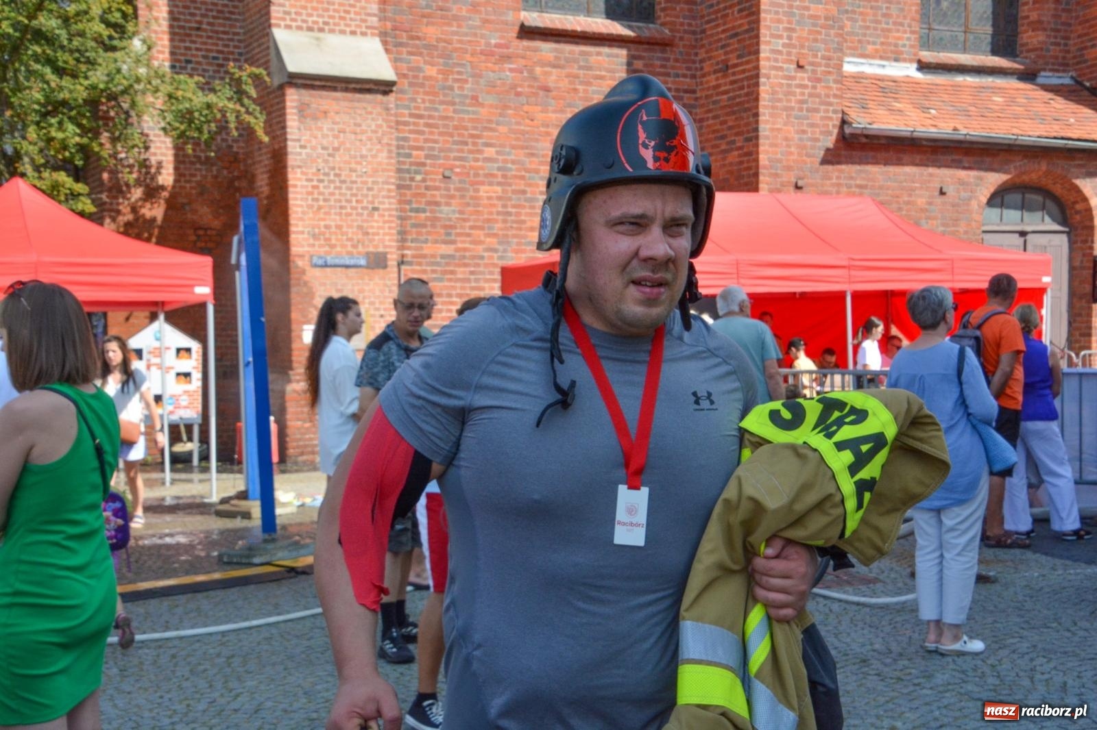 Zdjęcie w galerii na portalu naszraciborz.pl: Toughest Firefighter Racibórz 2024: Siła, wytrzymałość i duch strażackiej rywalizacji na placu Dominikańskim [FOTO i WIDEO] wiadomości z regionu