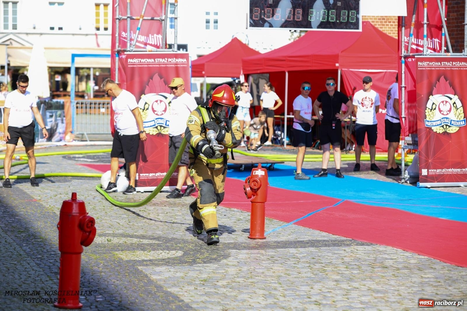 Zdjęcie w galerii na portalu naszraciborz.pl: Toughest Firefighter Racibórz 2024: Siła, wytrzymałość i duch strażackiej rywalizacji na placu Dominikańskim [FOTO i WIDEO] wiadomości z regionu
