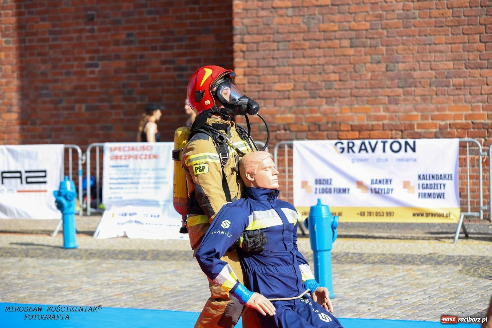 Zdjęcie w galerii na portalu naszraciborz.pl: Toughest Firefighter Racibórz 2024: Siła, wytrzymałość i duch strażackiej rywalizacji na placu Dominikańskim [FOTO i WIDEO] wiadomości z regionu