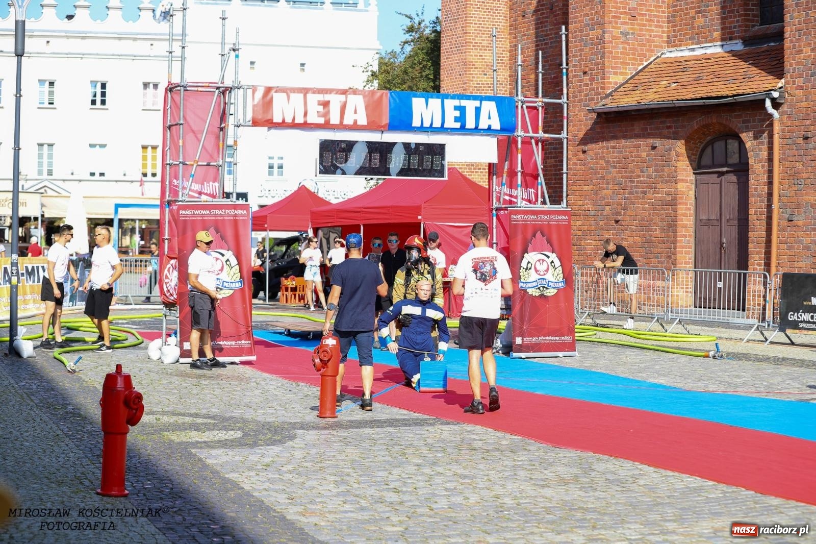 Zdjęcie w galerii na portalu naszraciborz.pl: Toughest Firefighter Racibórz 2024: Siła, wytrzymałość i duch strażackiej rywalizacji na placu Dominikańskim [FOTO i WIDEO] wiadomości z regionu