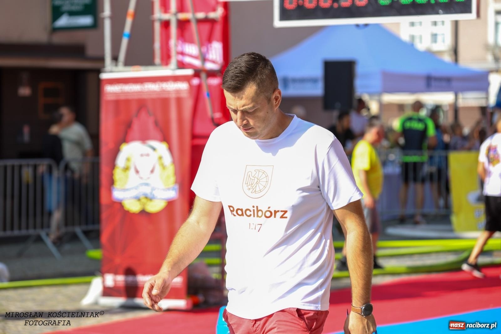 Zdjęcie w galerii na portalu naszraciborz.pl: Toughest Firefighter Racibórz 2024: Siła, wytrzymałość i duch strażackiej rywalizacji na placu Dominikańskim [FOTO i WIDEO] wiadomości z regionu