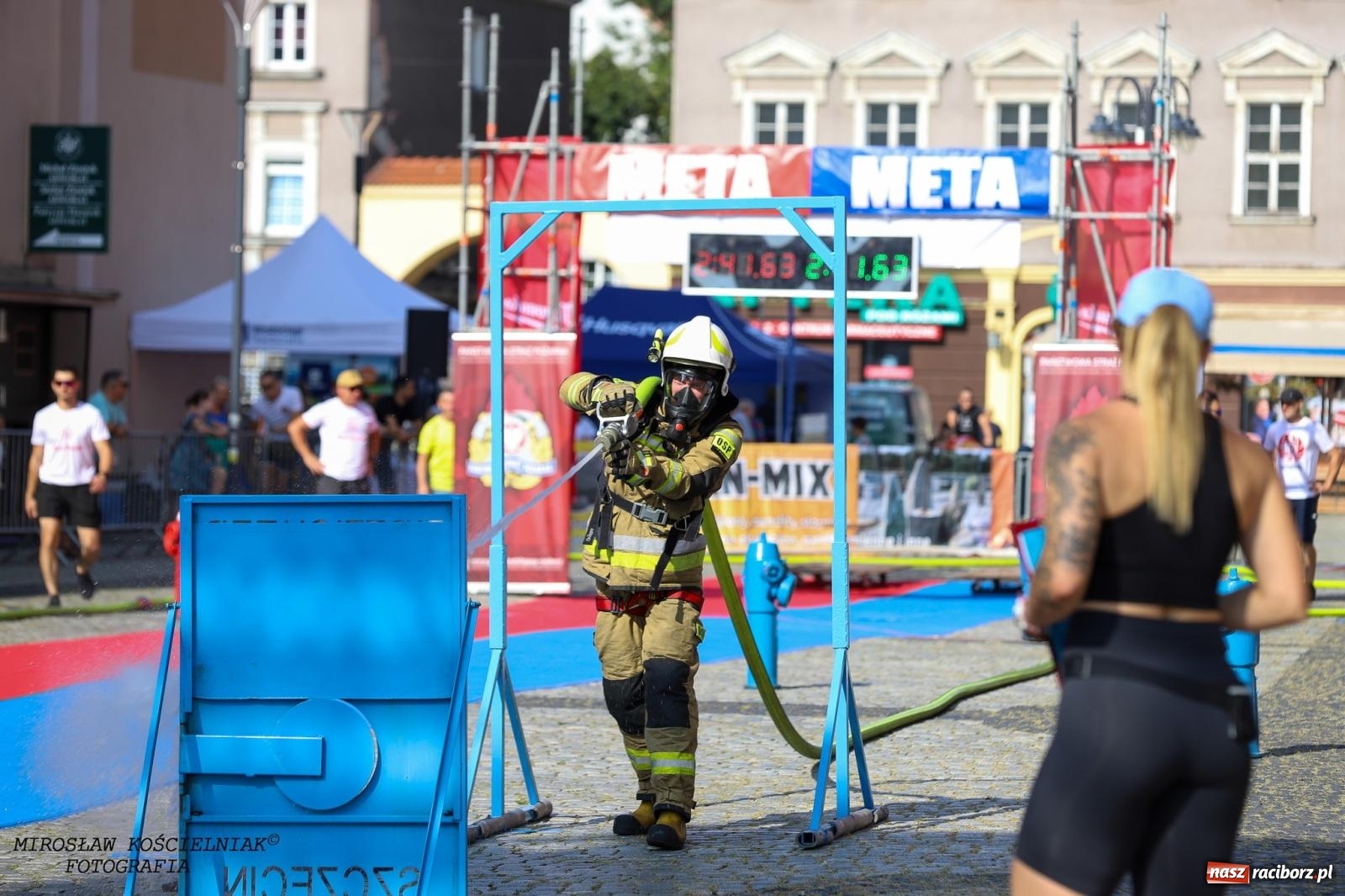 Zdjęcie w galerii na portalu naszraciborz.pl: Toughest Firefighter Racibórz 2024: Siła, wytrzymałość i duch strażackiej rywalizacji na placu Dominikańskim [FOTO i WIDEO] wiadomości z regionu