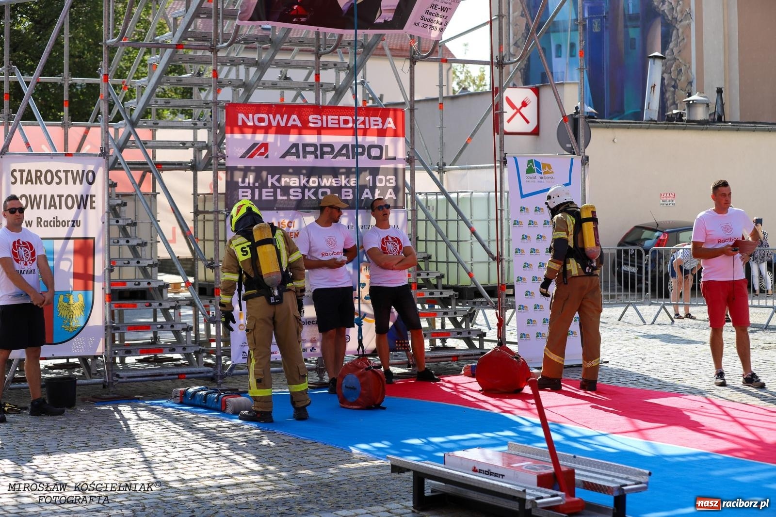 Zdjęcie w galerii na portalu naszraciborz.pl: Toughest Firefighter Racibórz 2024: Siła, wytrzymałość i duch strażackiej rywalizacji na placu Dominikańskim [FOTO i WIDEO] wiadomości z regionu