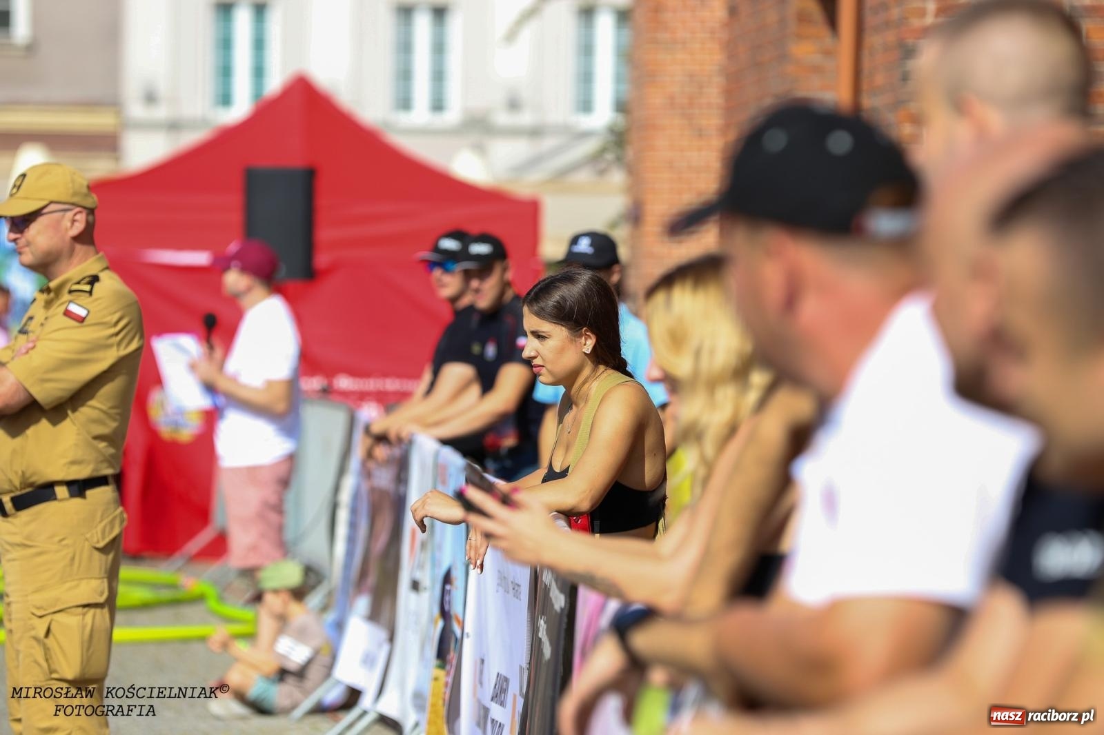 Zdjęcie w galerii na portalu naszraciborz.pl: Toughest Firefighter Racibórz 2024: Siła, wytrzymałość i duch strażackiej rywalizacji na placu Dominikańskim [FOTO i WIDEO] wiadomości z regionu