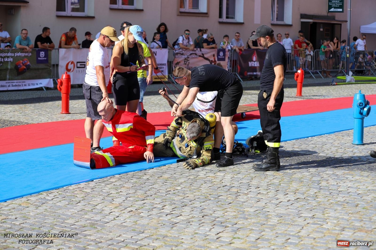 Zdjęcie w galerii na portalu naszraciborz.pl: Toughest Firefighter Racibórz 2024: Siła, wytrzymałość i duch strażackiej rywalizacji na placu Dominikańskim [FOTO i WIDEO] wiadomości z regionu