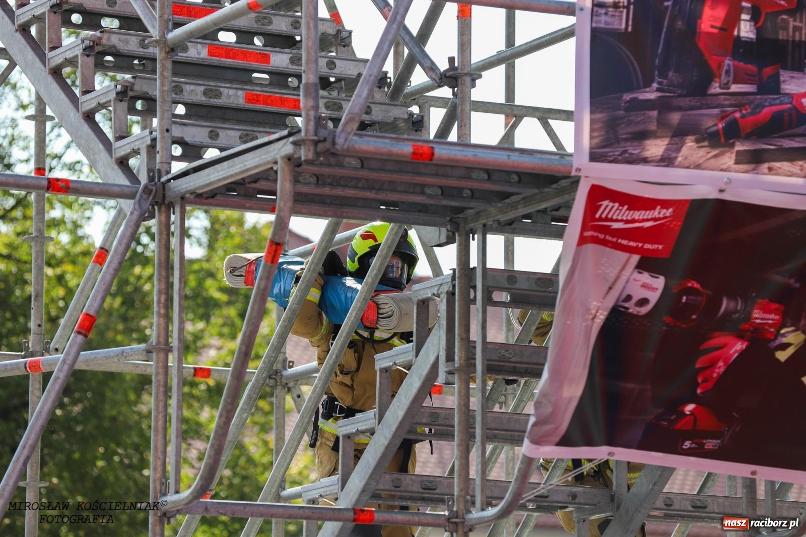 Zdjęcie w galerii na portalu naszraciborz.pl: Toughest Firefighter Racibórz 2024: Siła, wytrzymałość i duch strażackiej rywalizacji na placu Dominikańskim [FOTO i WIDEO] wiadomości z regionu