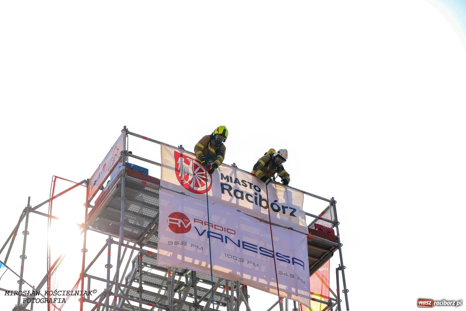 Zdjęcie w galerii na portalu naszraciborz.pl: Toughest Firefighter Racibórz 2024: Siła, wytrzymałość i duch strażackiej rywalizacji na placu Dominikańskim [FOTO i WIDEO] wiadomości z regionu