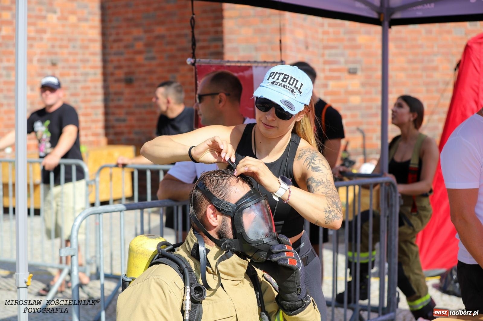 Zdjęcie w galerii na portalu naszraciborz.pl: Toughest Firefighter Racibórz 2024: Siła, wytrzymałość i duch strażackiej rywalizacji na placu Dominikańskim [FOTO i WIDEO] wiadomości z regionu